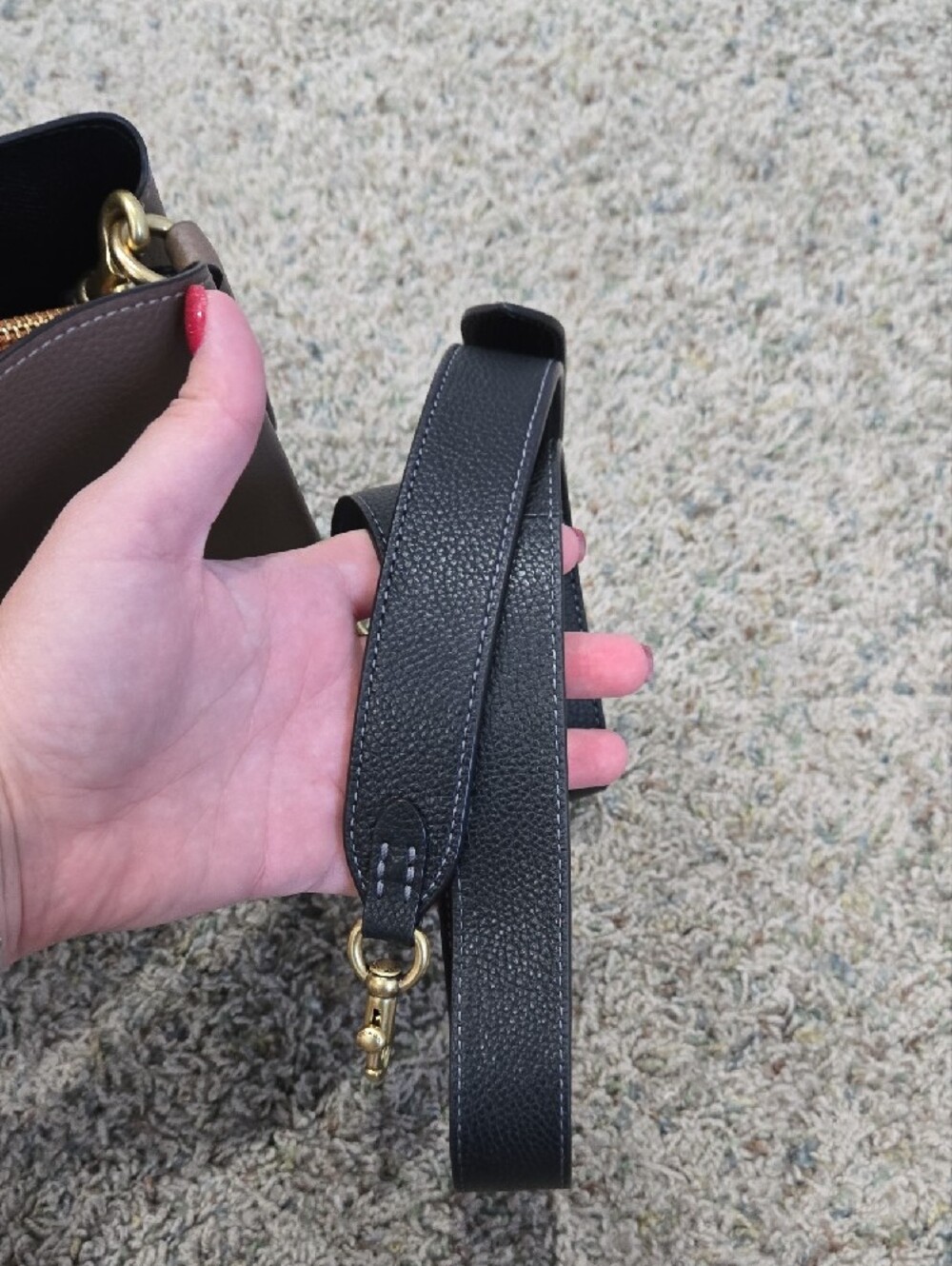 Coach Pebbled Leather Shoulder Bag in Taupe with Gold Turnlock - Picture 5 of 12